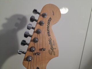 Guitarra Eléctrica Squier Stratocaster