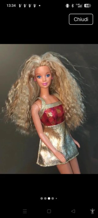 Bambola Barbie con vestito scintillante