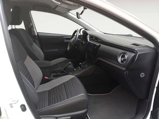 Toyota Auris 140H Hybrid Business 100 kW (136 CV)