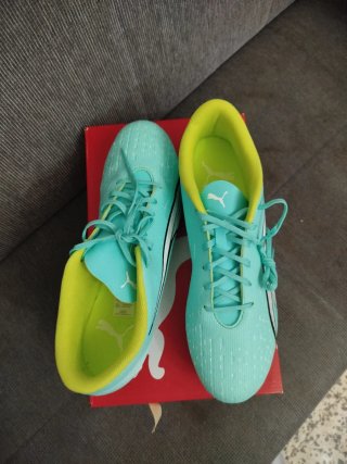 Botas de fútbol Puma nuevas sin estrenar