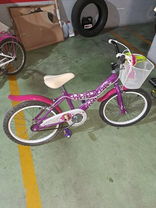 Bicicleta niña 20 morada con cesta