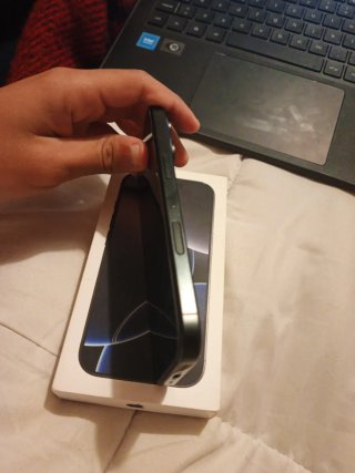 iPhone 16 Pro Negro