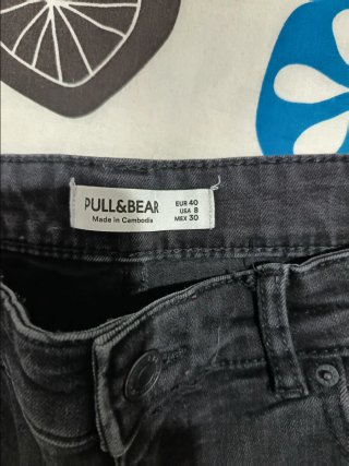 Pantalón vaquero negro Pull&Bear