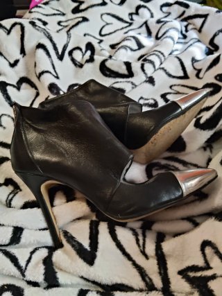 Botines Zapatos Tacón Negro y Plata