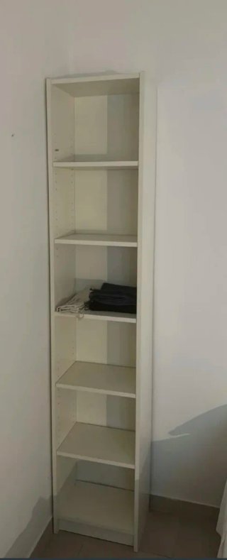 Estantería blanca de madera