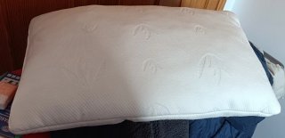 Juego de cama blanco semi usado son 2