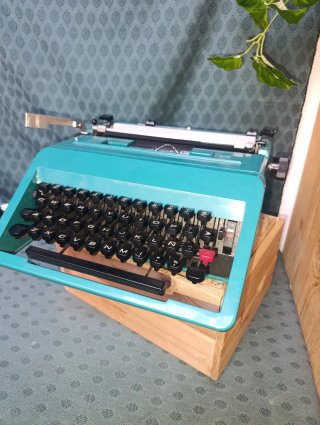 Máquina de escribir Olivetti Studio 45 Turquesa