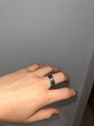 Anillo de acero inoxidable plateado