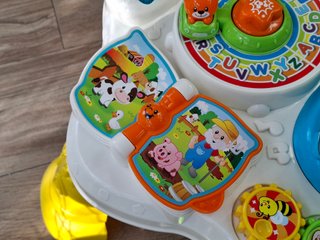 Mesa de juegos bilingüe VTech