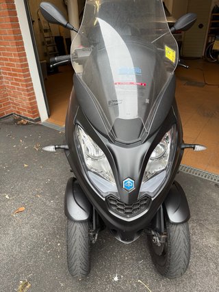 Piaggio MP3 300 Sport hpe Negra