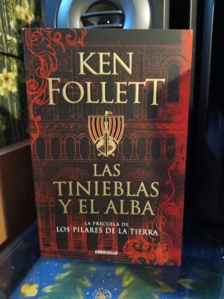 Las tinieblas y el alba (La precuela de Los pil...