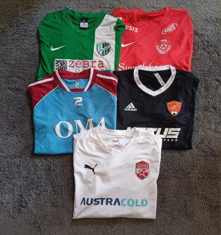 Confezione di abbigliamento sportivo da uomo