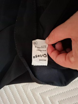Falda negra elegante