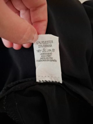 Falda negra elegante