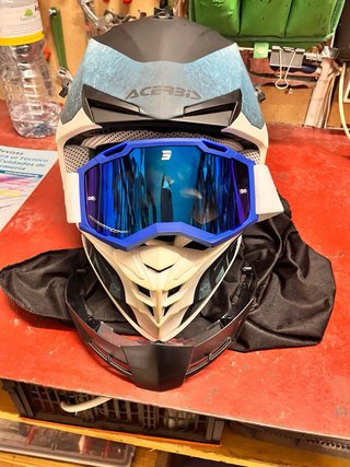Casco y gafas nuevo