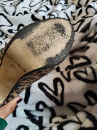 Zapatos de tacón con estampado de leopardo