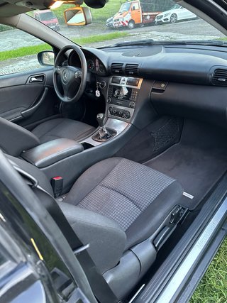 Mercedes-Benz Clase C 2005