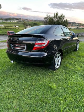 Mercedes-Benz Clase C 2005