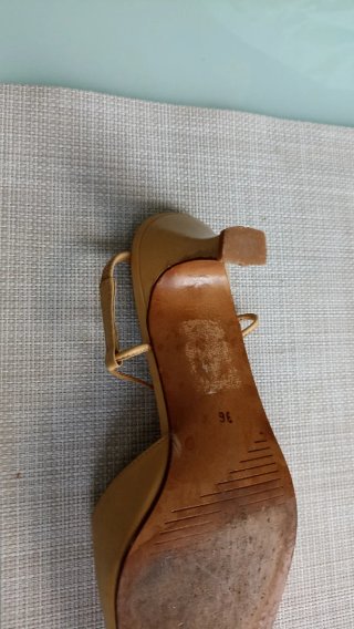 Zapatos abiertos de piel Eder beige