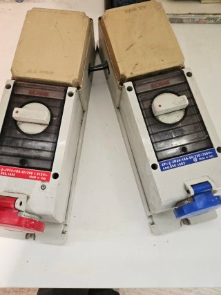 2 Prese Interbloccate Scame 220V e 380V