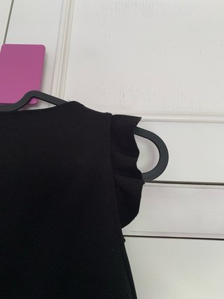 Vestido negro con volantes Mango