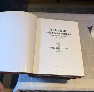 El Libro de Oro de la Cocina Española