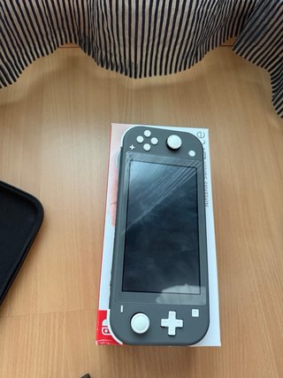 Nintendo Switch Lite Negra + Accesorios