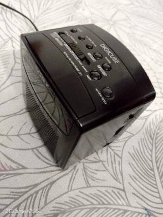 Radio Reloj Despertador Sony ICF-C102.