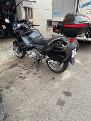 Honda Deauville Negra