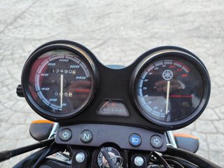 Yamaha YBR 125 2006 Plata 17.000 km