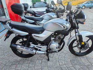 Yamaha YBR 125 2006 Plata 17.000 km