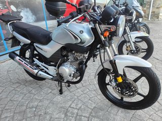Yamaha YBR 125 2006 Plata 17.000 km
