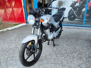 Yamaha YBR 125 2006 Plata 17.000 km