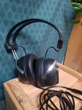 Auriculares Vintage Venus RS-1000A Negros