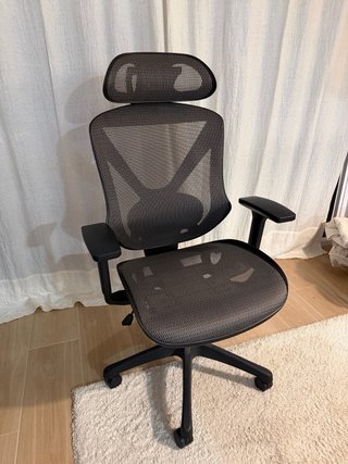 Silla de oficina ergonómica negra