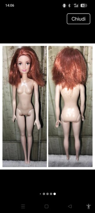 Bambola Barbie con vestito giallo