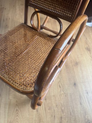 Mecedora vintage Thonet madera rejilla