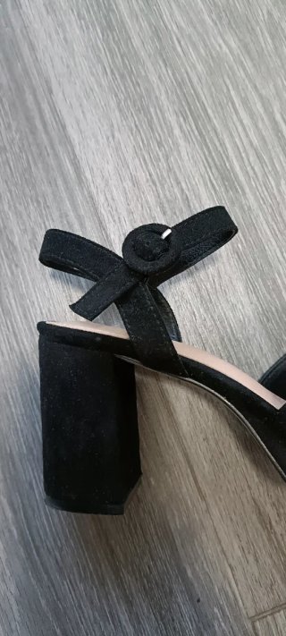 Sandalias de tacón negras