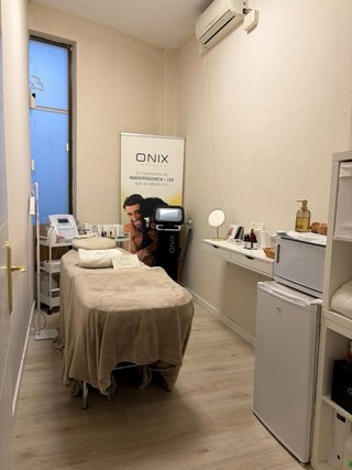 TRASPASO LOCAL DE PELUQUERÍA Y ESTÉTICA EN JEREZ