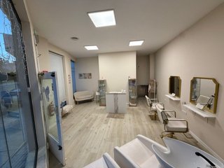 TRASPASO LOCAL DE PELUQUERÍA Y ESTÉTICA EN JEREZ
