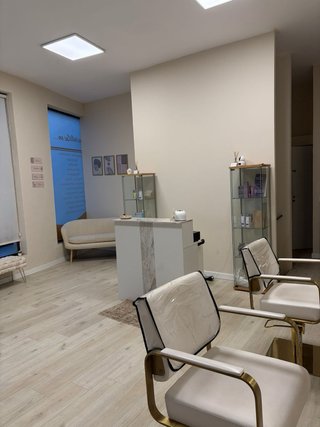 TRASPASO LOCAL DE PELUQUERÍA Y ESTÉTICA EN JEREZ