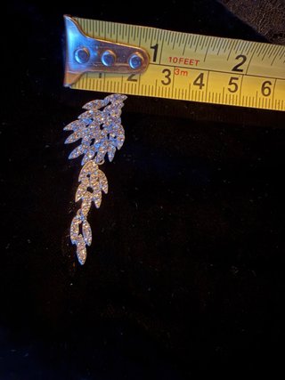 Pendientes largos pedrería plateados