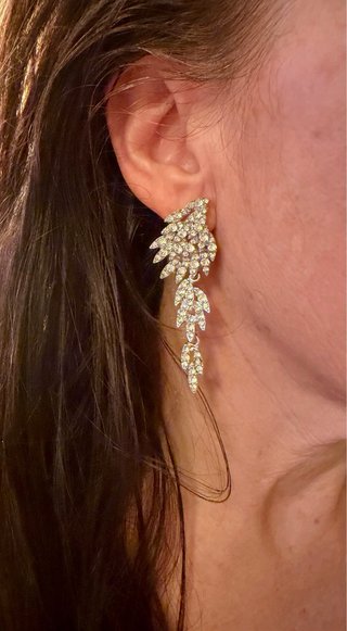 Pendientes largos pedrería plateados