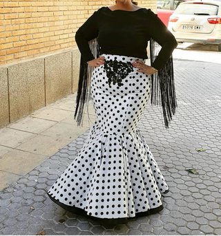 Falda y blusa flamenca lunares
