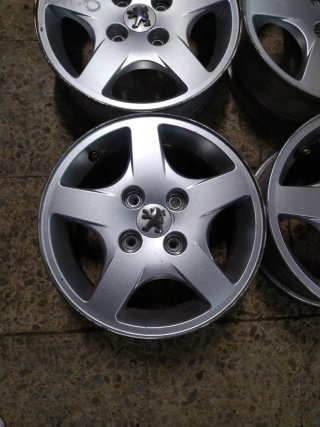 Llantas Peugeot 4 unidades