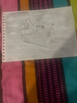 Dibujo de barco en el mar