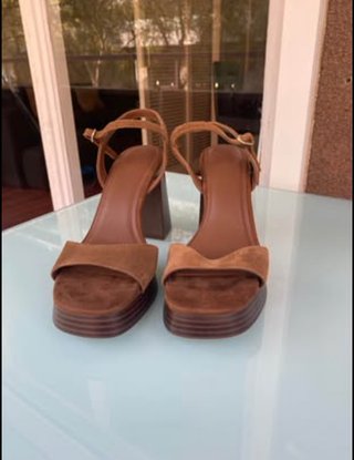 Sandalias de tacón Stradivarius ante