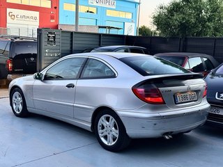 Mercedes-Benz Clase C 2005