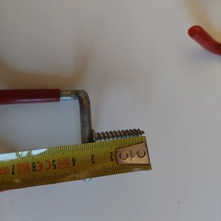 Ganci da parete con rivestimento rosso