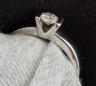 Anillo Oro Blanco 18k con Brillante 0.35ct